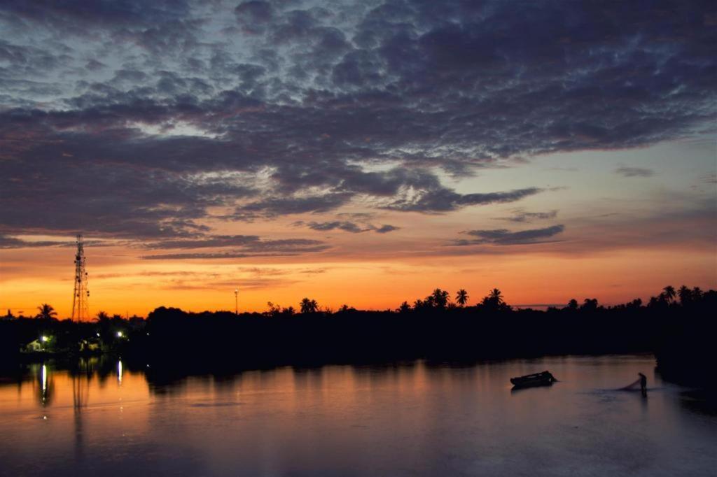 Full Moon Garden Hotel Negombo Exterior foto