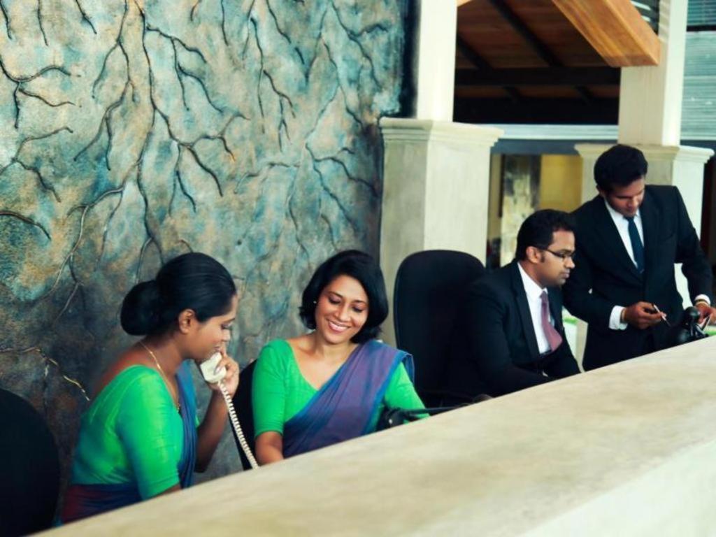 Full Moon Garden Hotel Negombo Exterior foto
