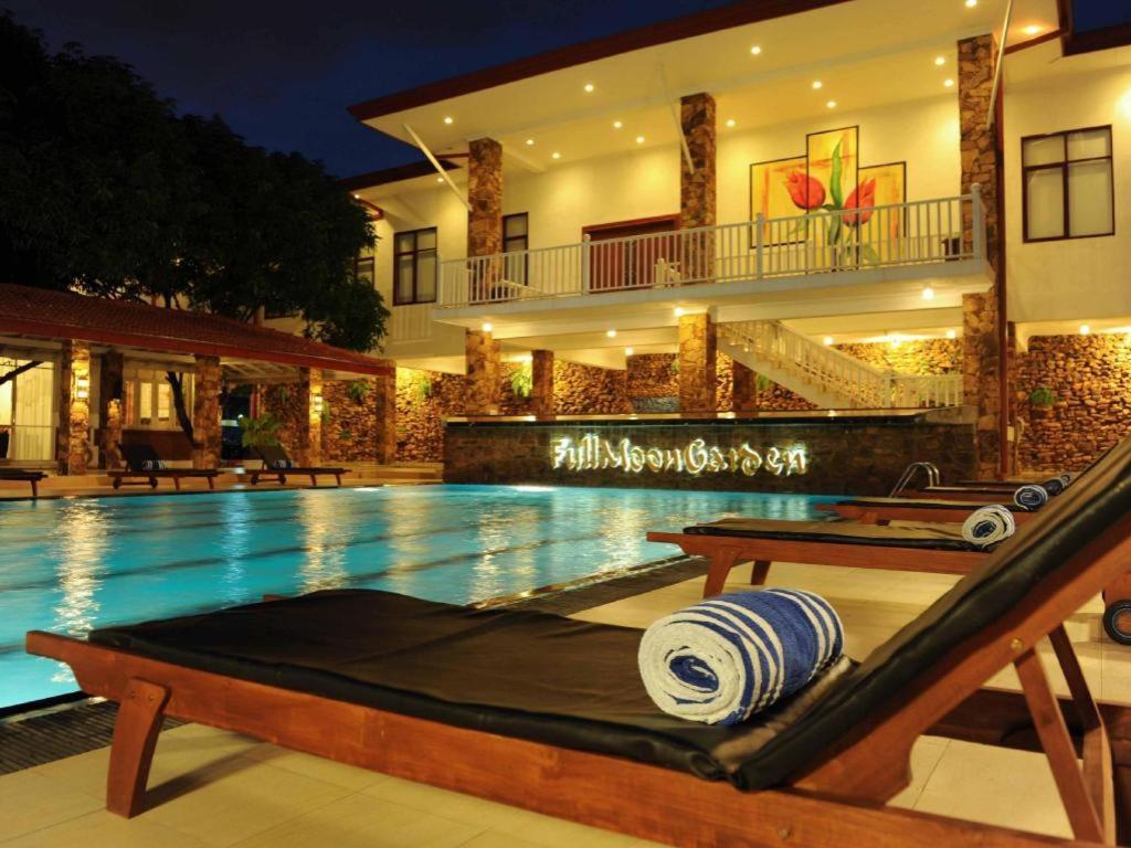 Full Moon Garden Hotel Negombo Exterior foto