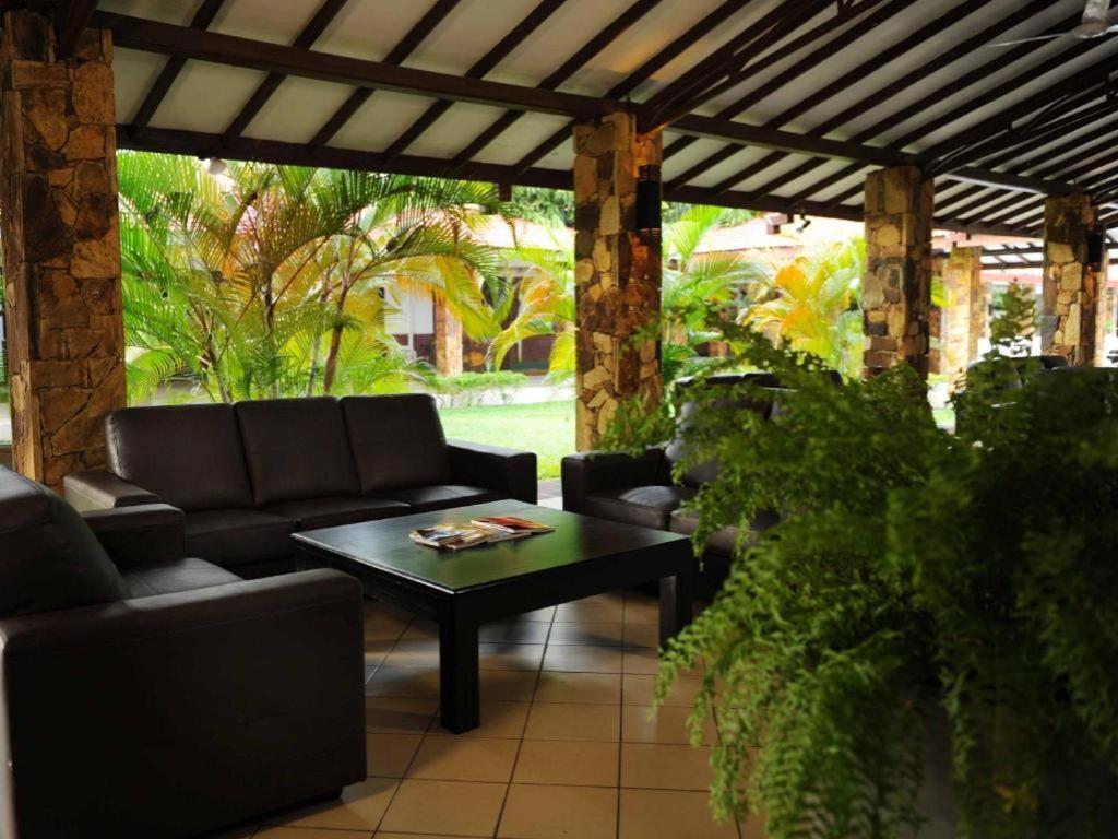 Full Moon Garden Hotel Negombo Exterior foto