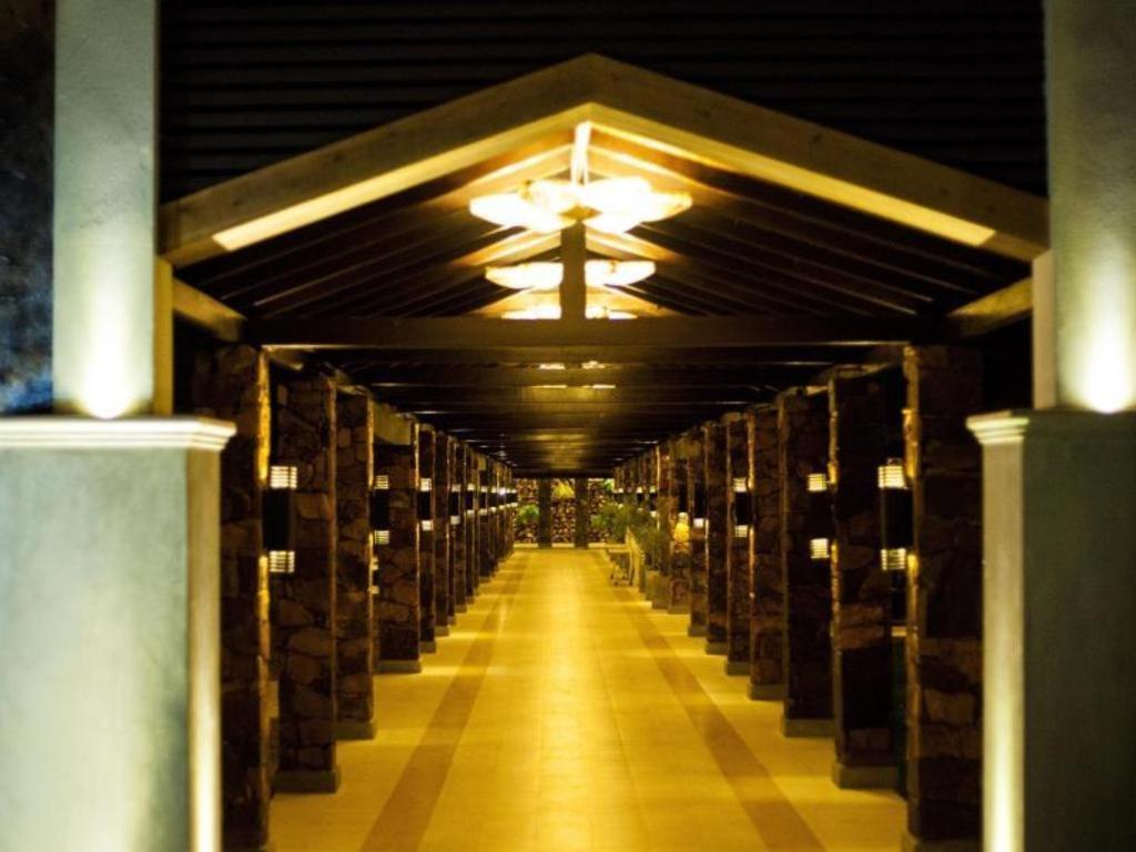 Full Moon Garden Hotel Negombo Exterior foto