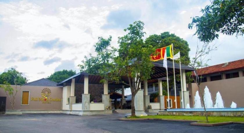 Full Moon Garden Hotel Negombo Exterior foto