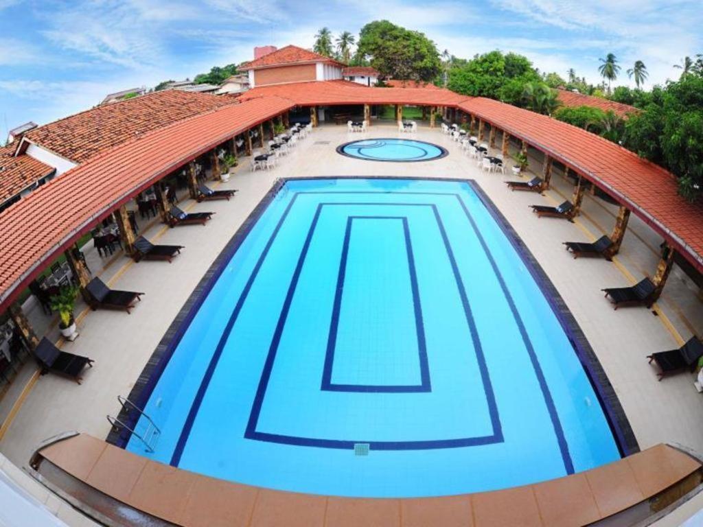 Full Moon Garden Hotel Negombo Exterior foto