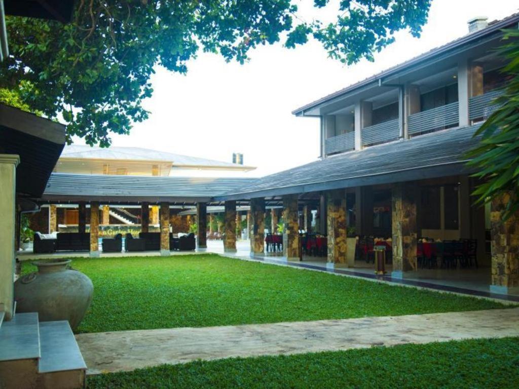 Full Moon Garden Hotel Negombo Exterior foto