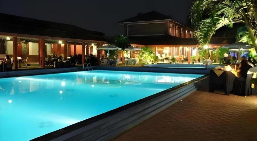 Full Moon Garden Hotel Negombo Exterior foto