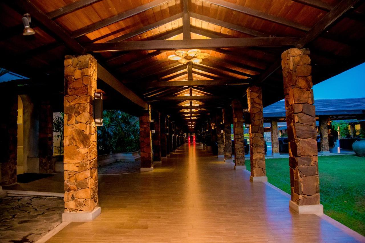Full Moon Garden Hotel Negombo Exterior foto