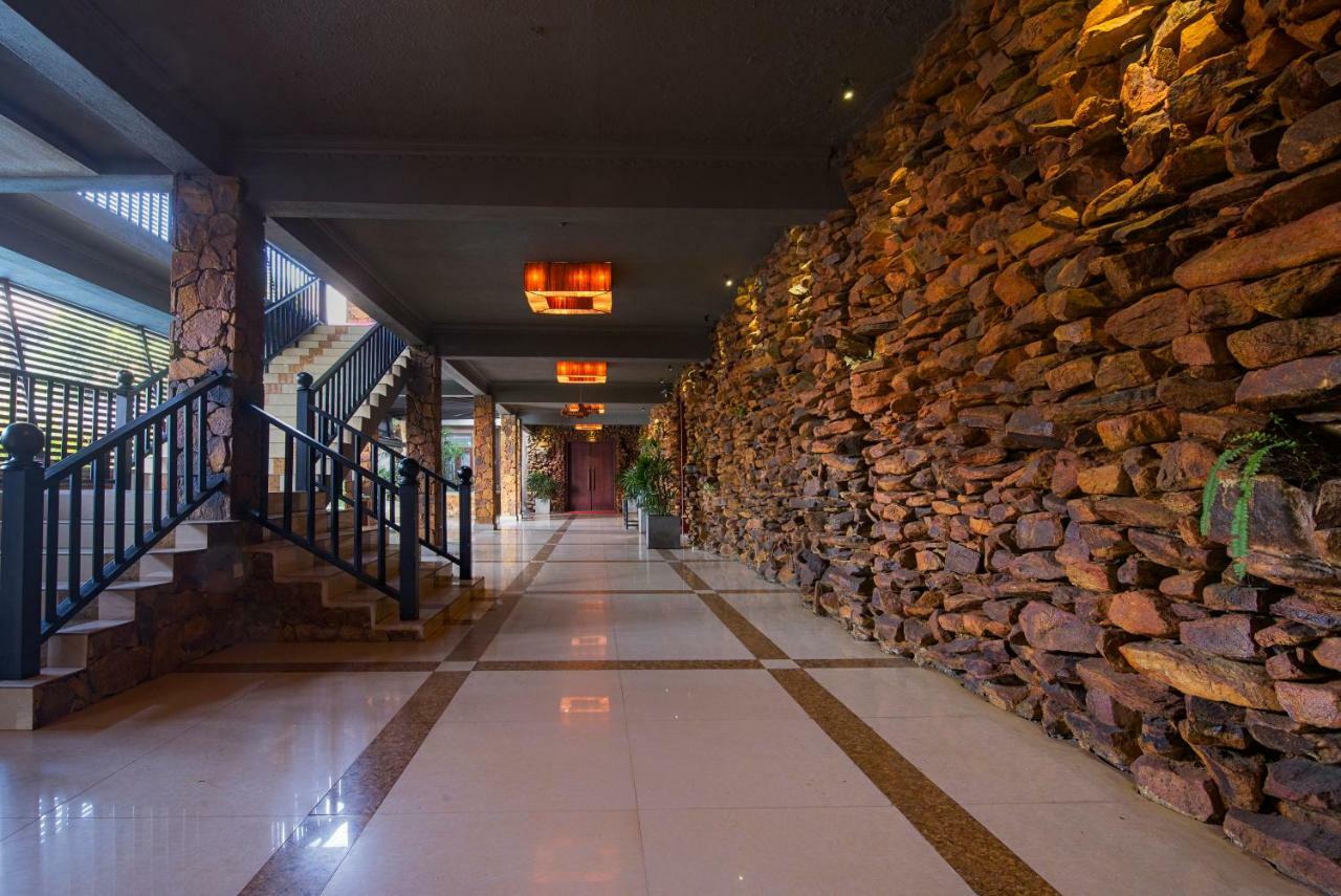 Full Moon Garden Hotel Negombo Exterior foto