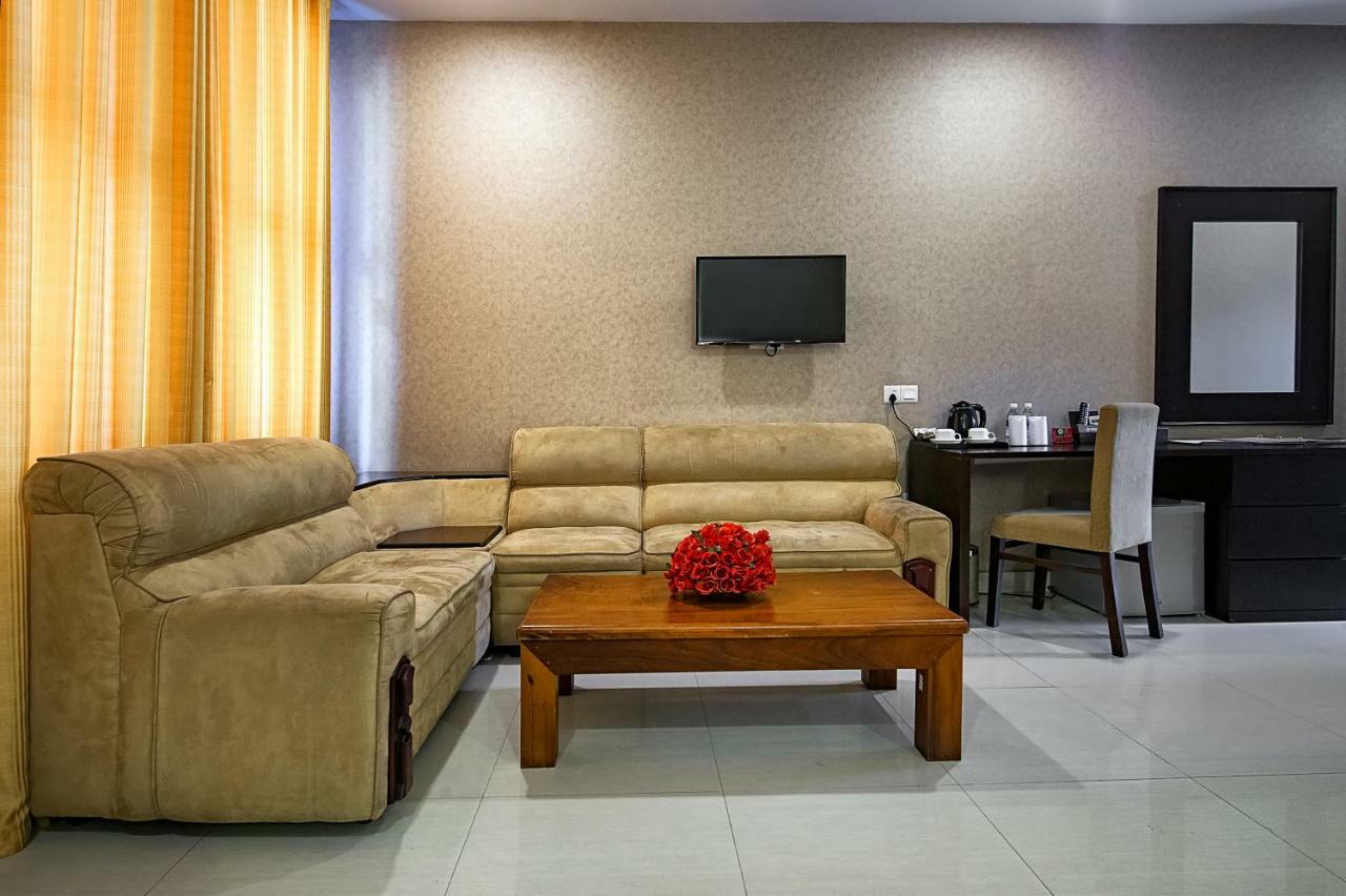 Full Moon Garden Hotel Negombo Exterior foto