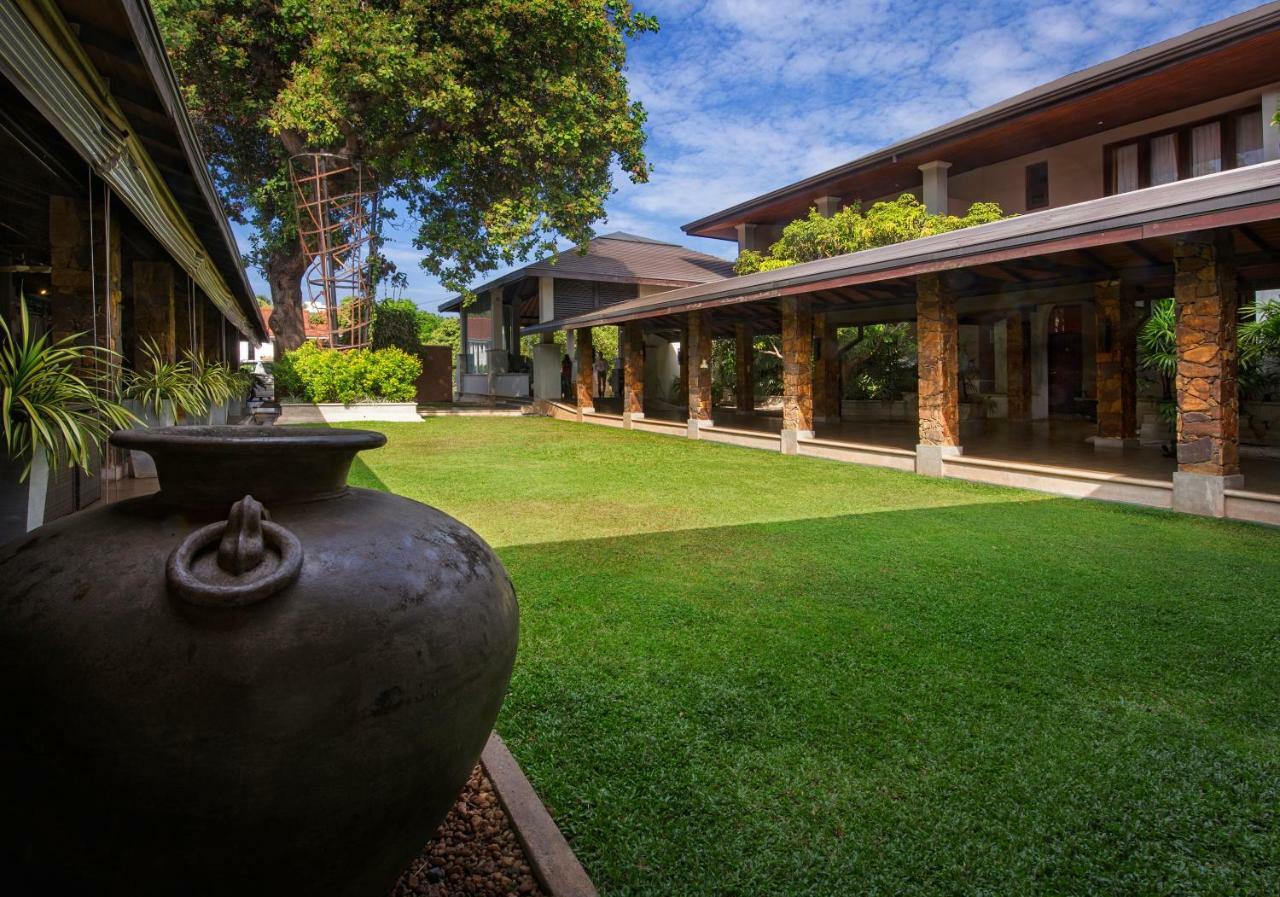 Full Moon Garden Hotel Negombo Exterior foto